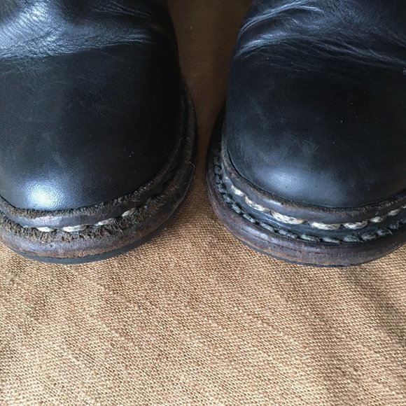 Burberry black leather Clarendon Explorer moto boots with gold tone buckles - Picture 6 of 13